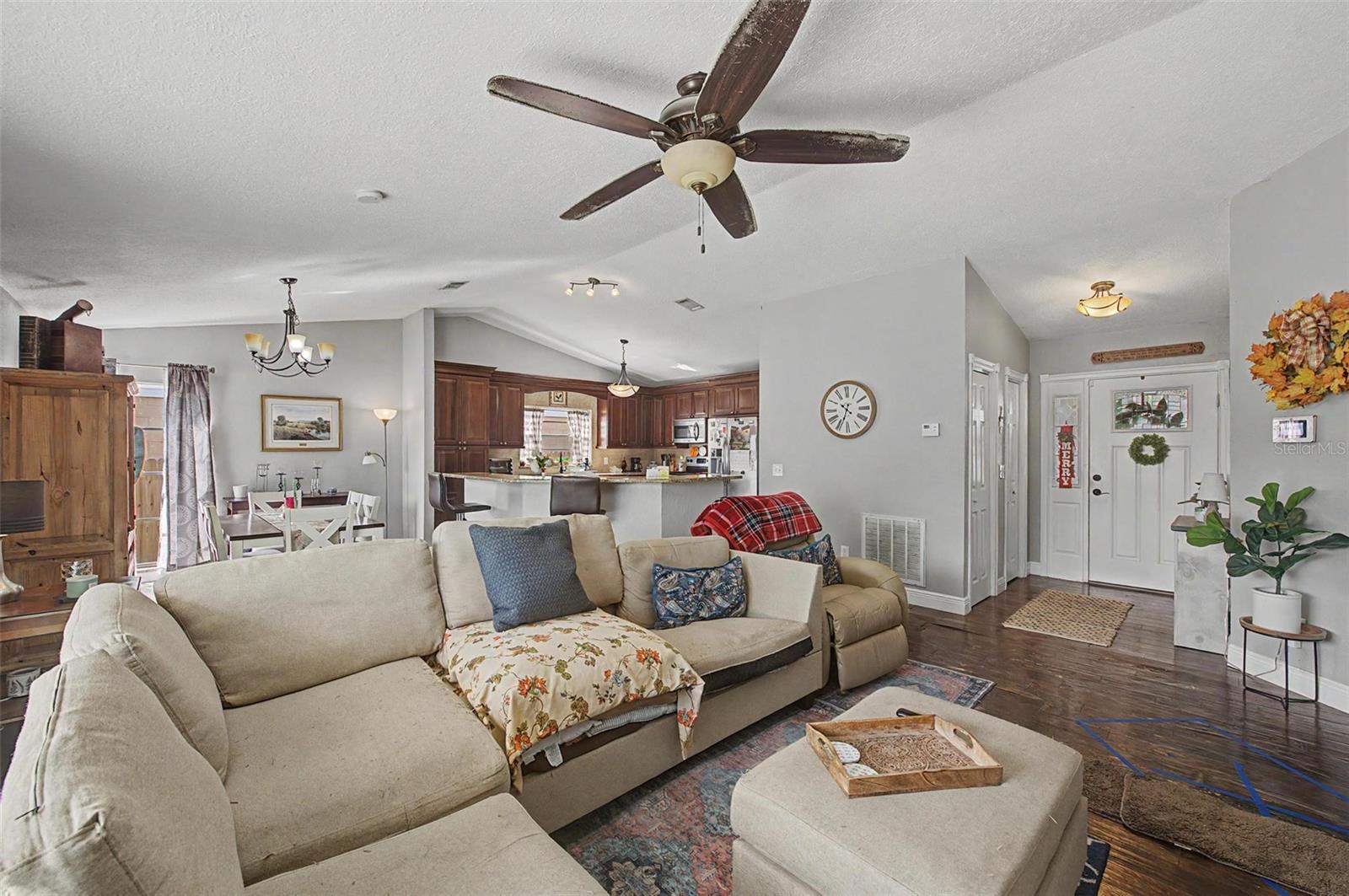 Photo 5 of 1632 PINTAIL CT
