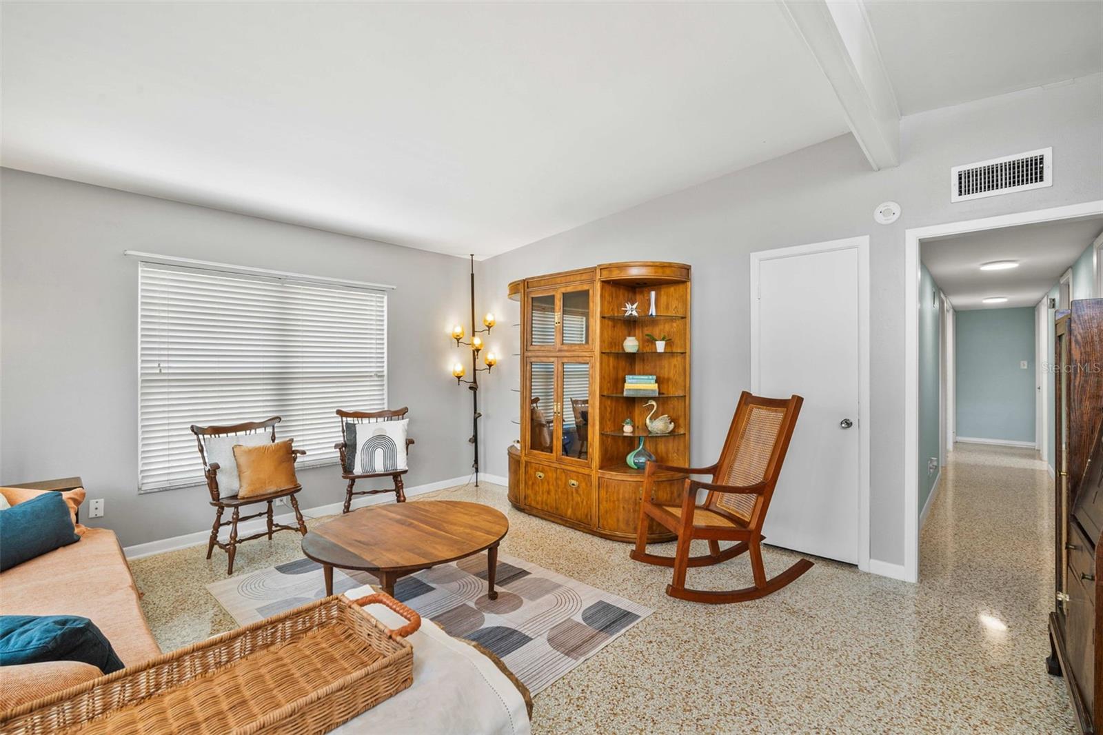 Photo 6 of 6010 N GUNLOCK AVE