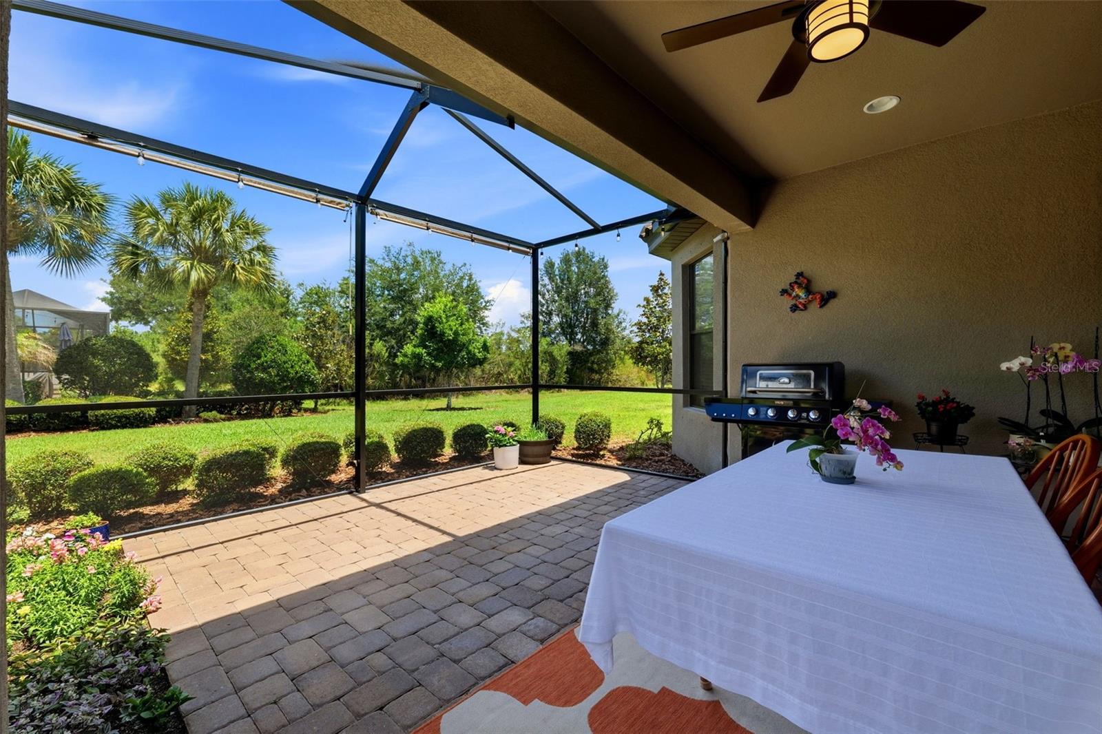 Photo 3 of 8412 ALBERATA VISTA DR