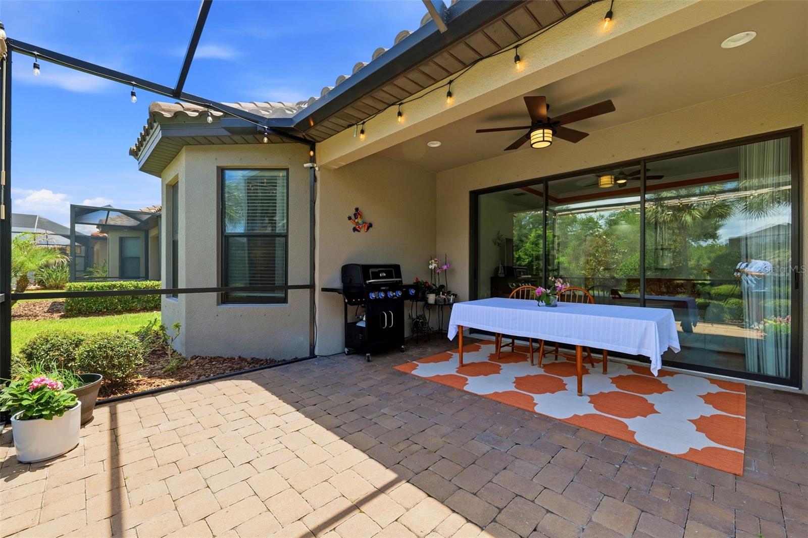 Photo 4 of 8412 ALBERATA VISTA DR