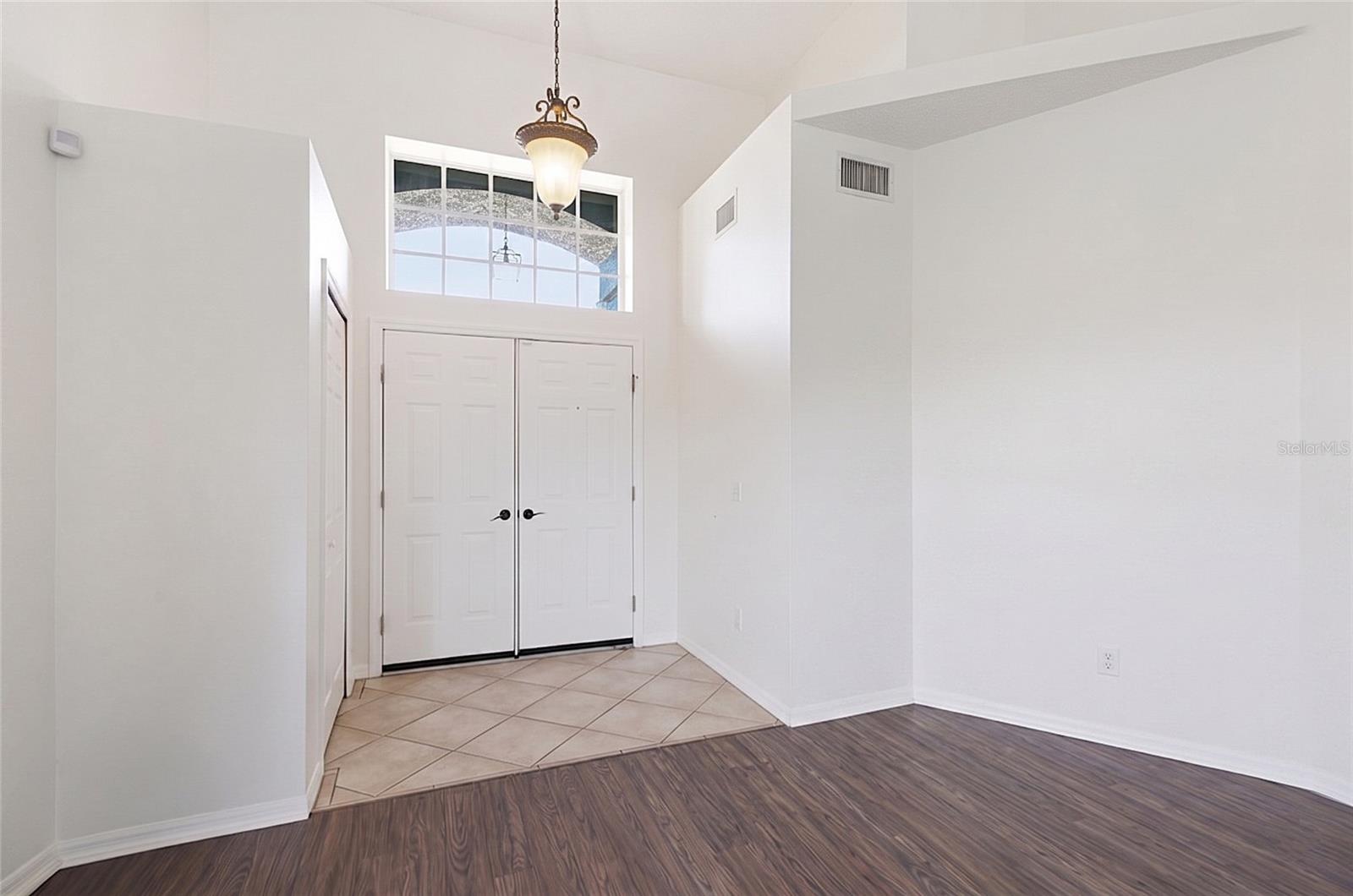 Photo 4 of 12640 LONGCREST DR