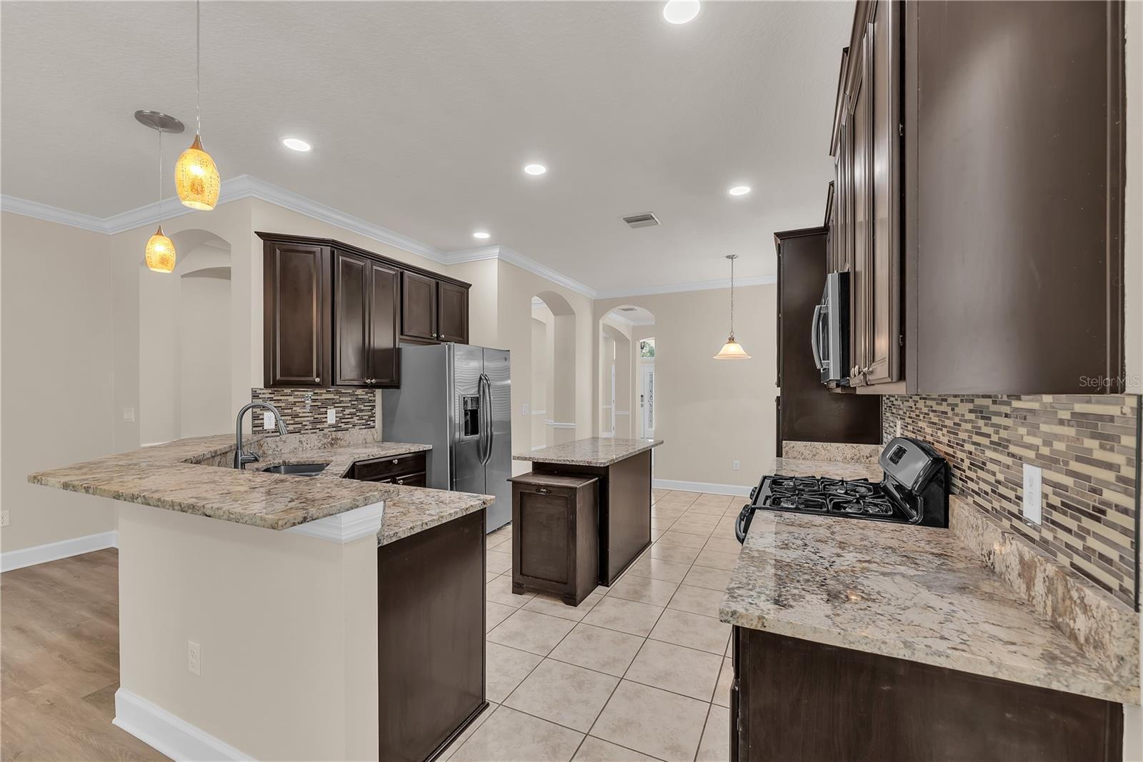 Photo 2 of 17433 NEW CROSS CIR