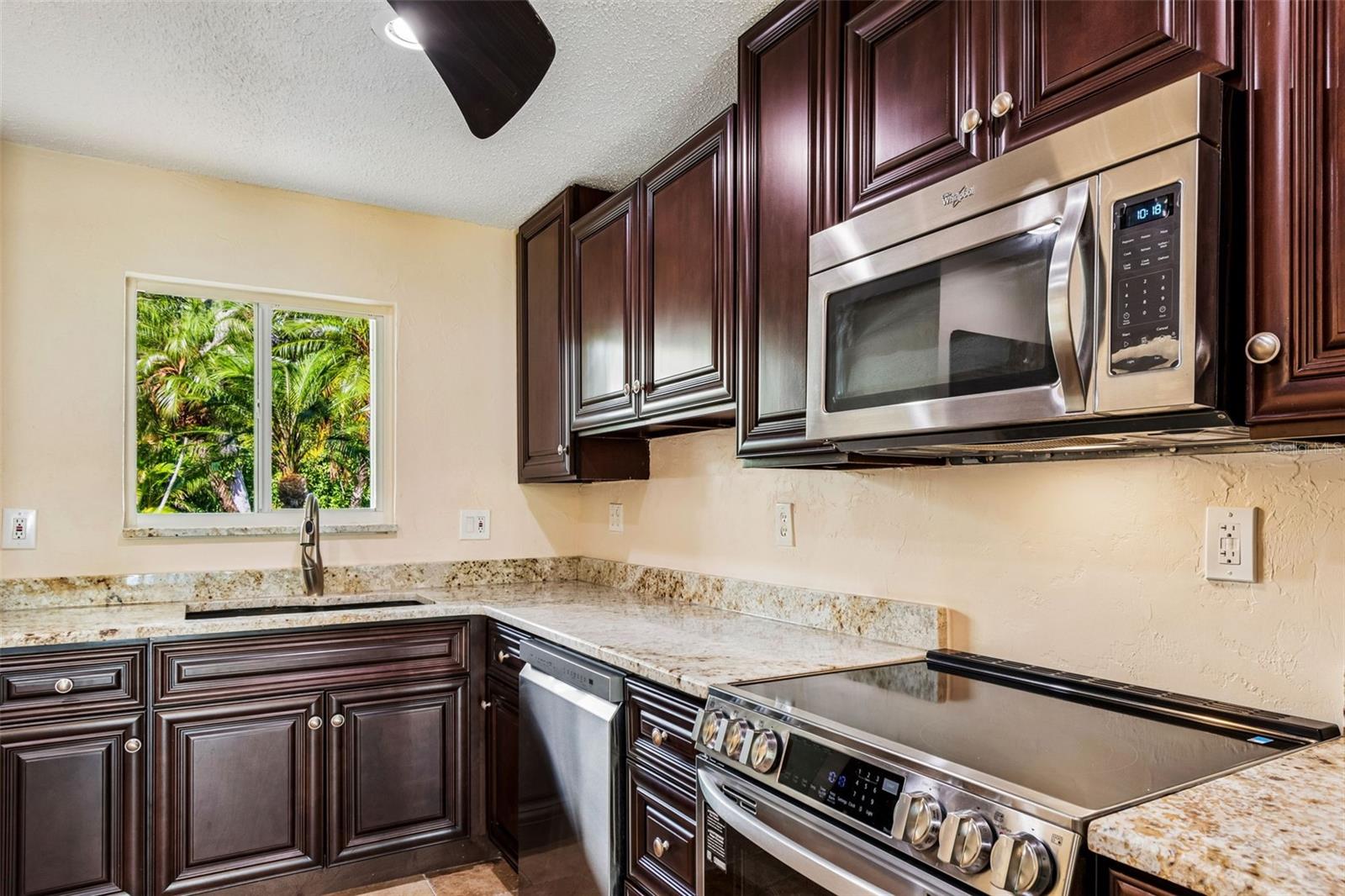 Photo 5 of 4601 CHANCELLOR ST NE #146