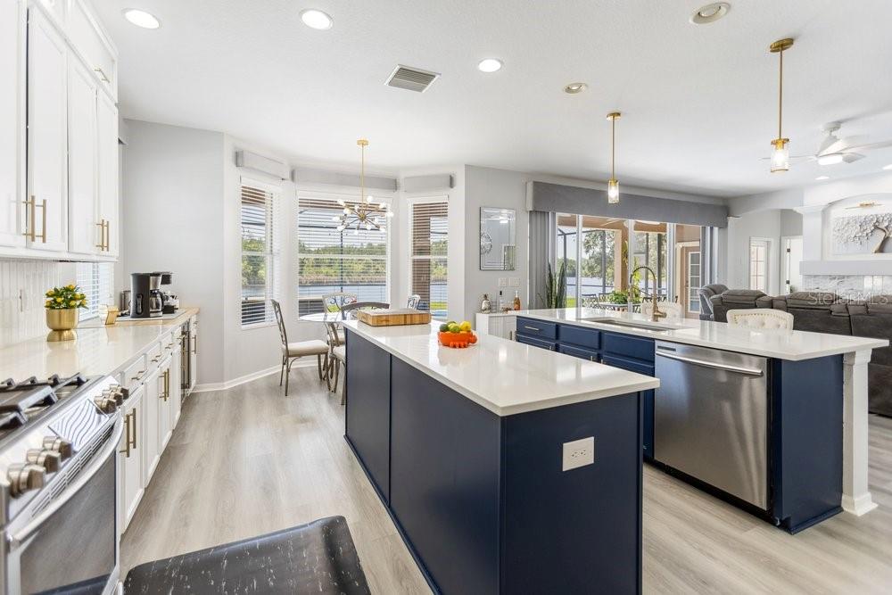 Photo 3 of 8758 CRYSTAL CREEK CT