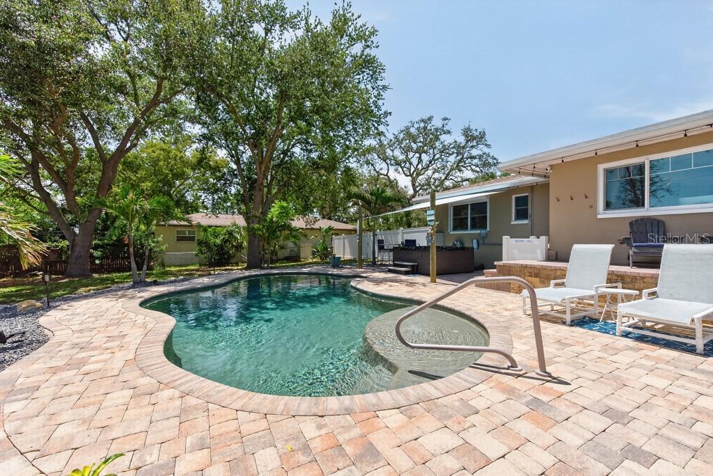 Photo 3 of 14728 BAY DR