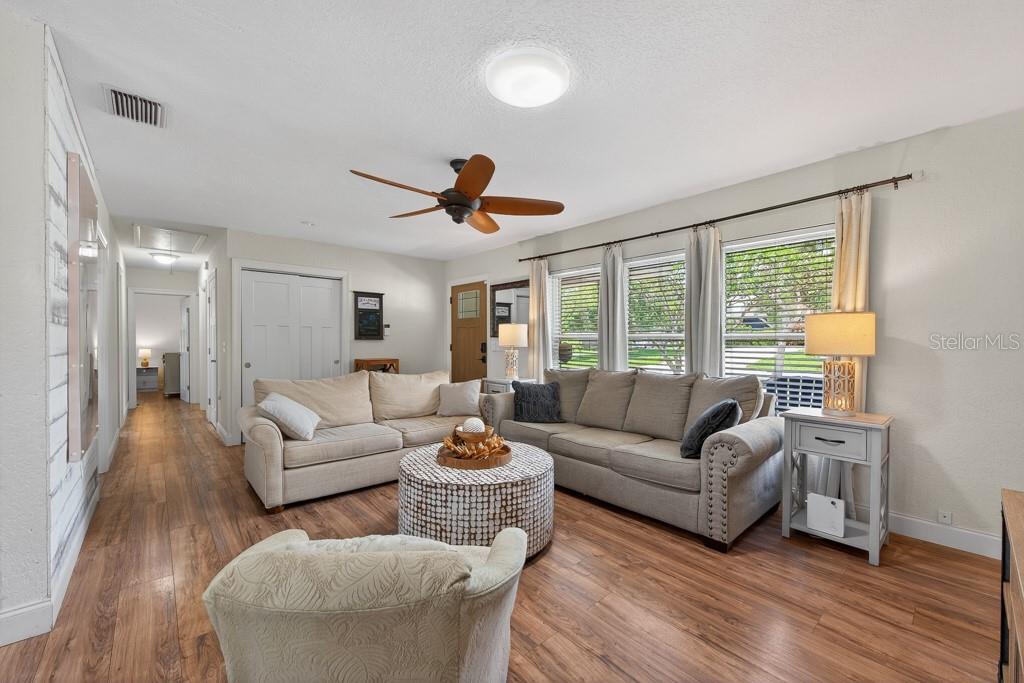 Photo 5 of 14728 BAY DR