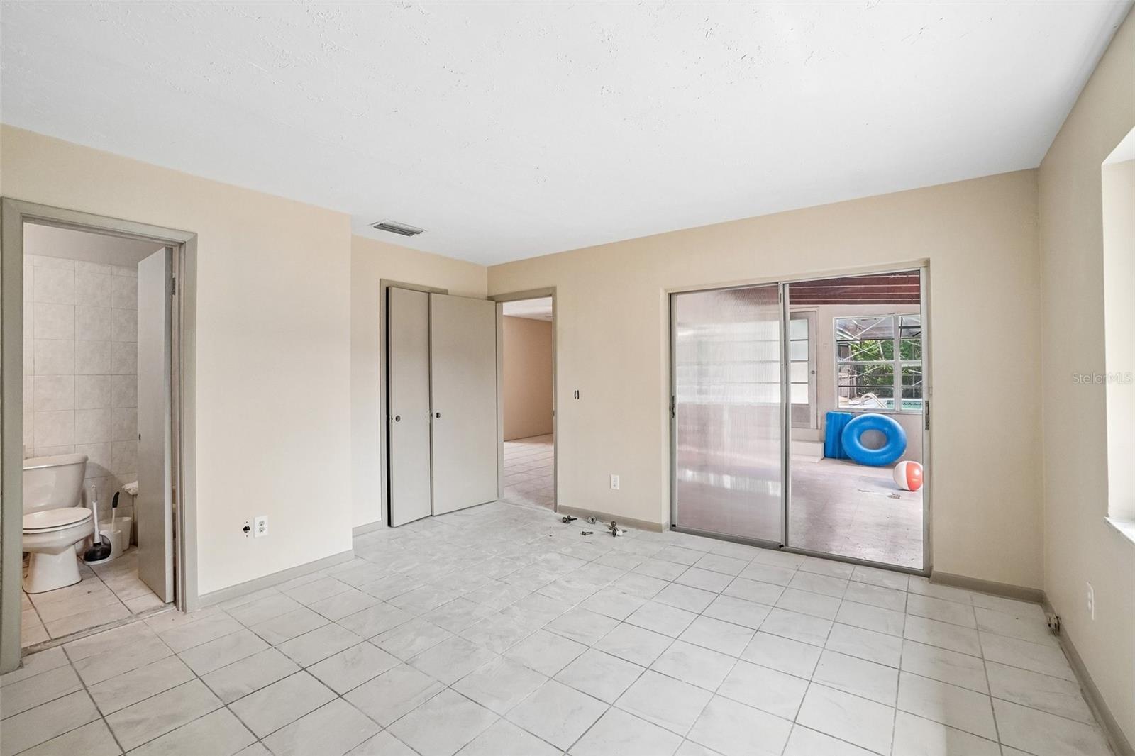Photo 6 of 1090 EDGEHILL AVE