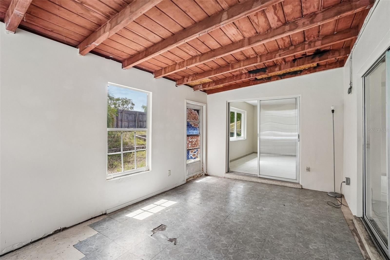 Photo 7 of 1090 EDGEHILL AVE