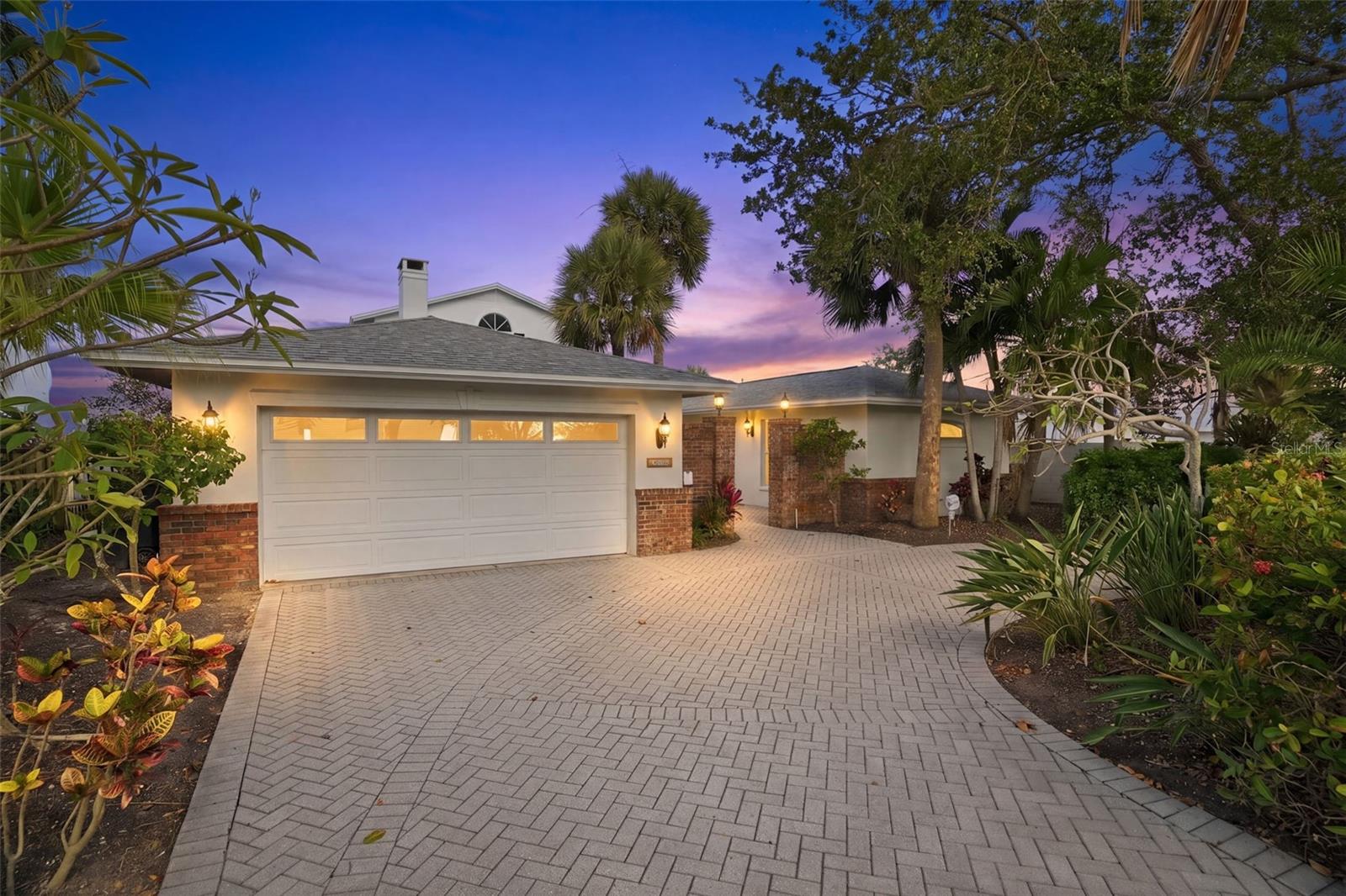 Photo 5 of 1832 VENETIAN POINT DR