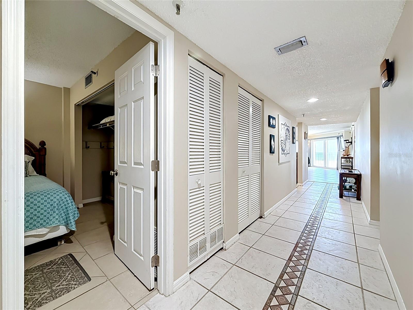 Photo 4 of 18400 GULF BLVD #1108