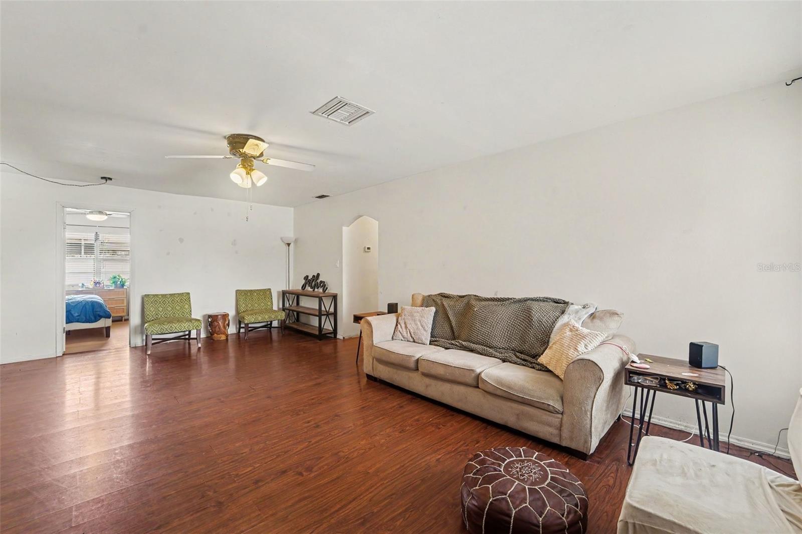 Photo 6 of 1215 PERSIMMON DR