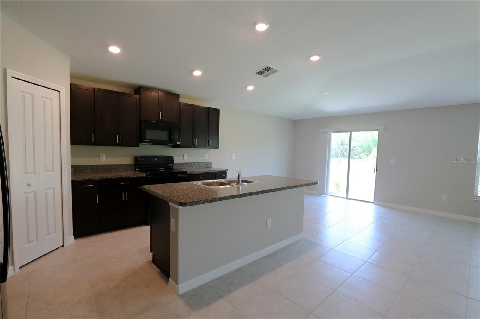 Photo 6 of 7154 SAMUEL IVY DR