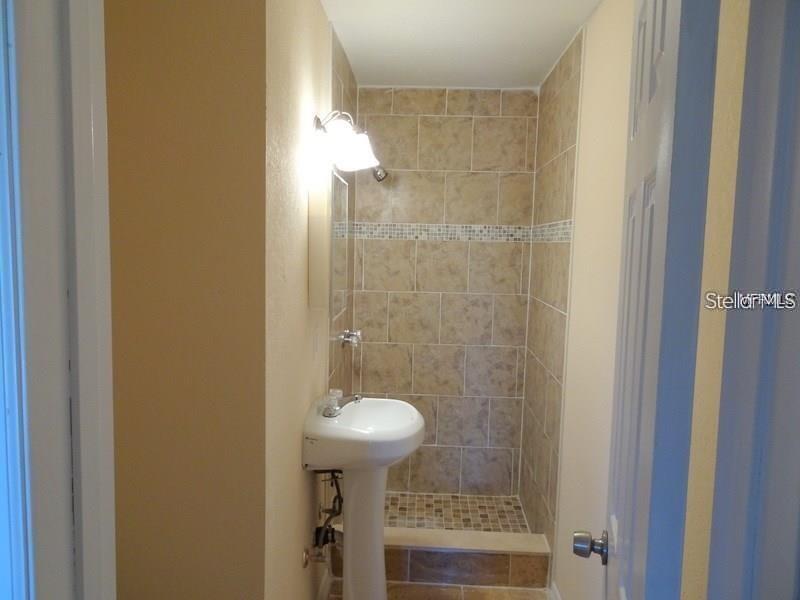 Photo of 601 BANANA ST in TARPON SPRINGS, FL