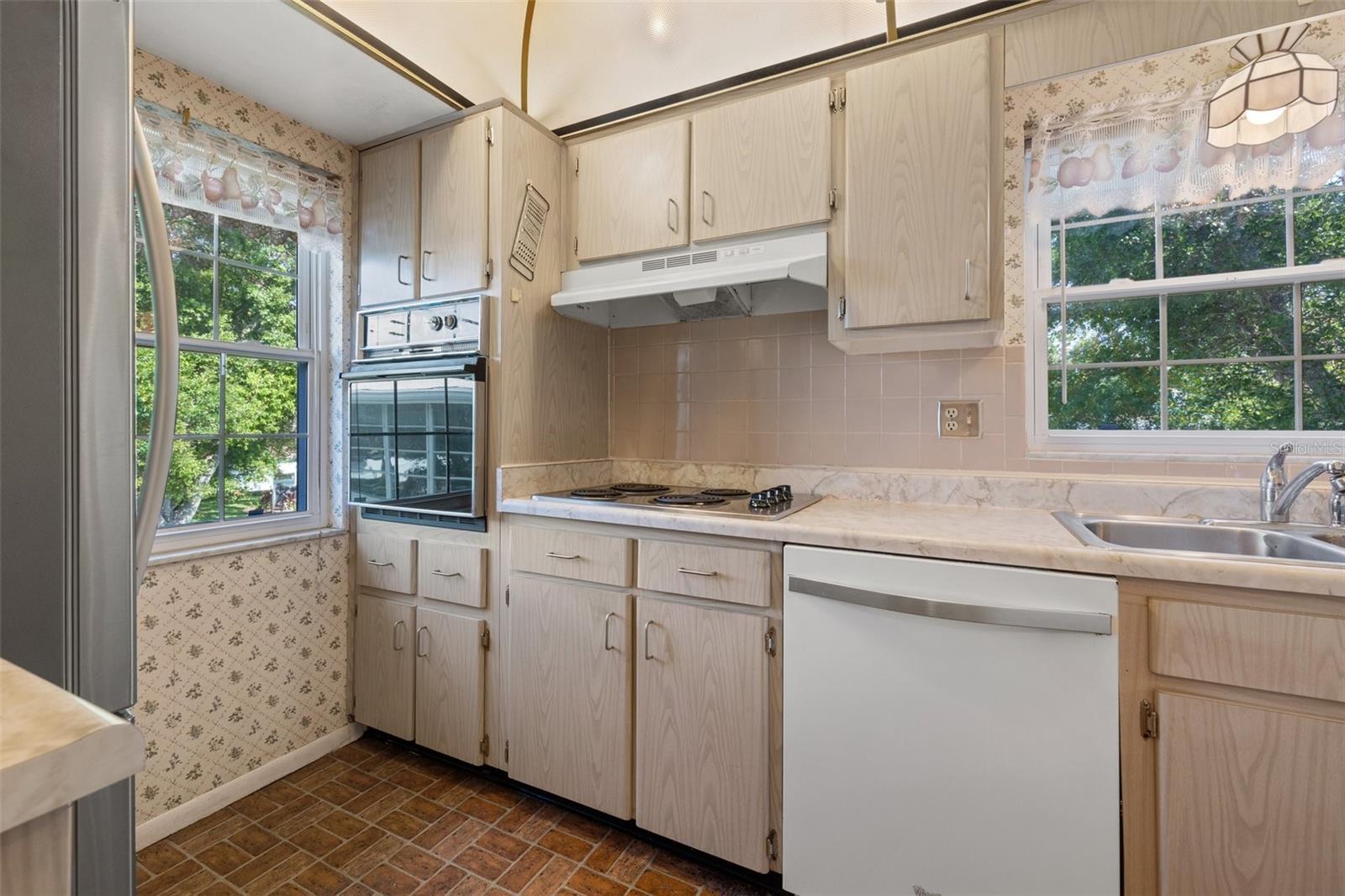 Photo 5 of 200 GLENNES LN #215