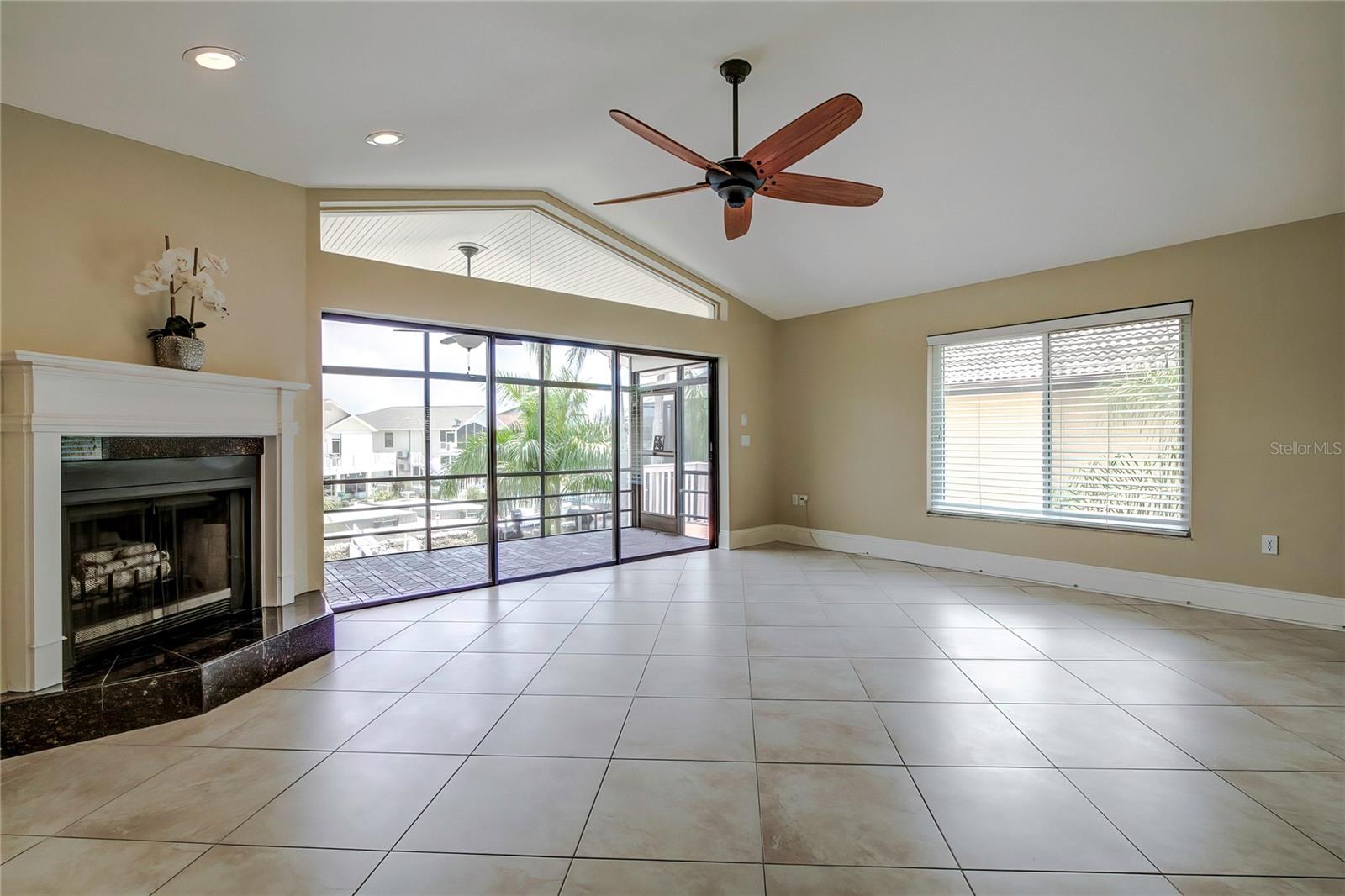 Photo 5 of 6324 SPOONBILL DR