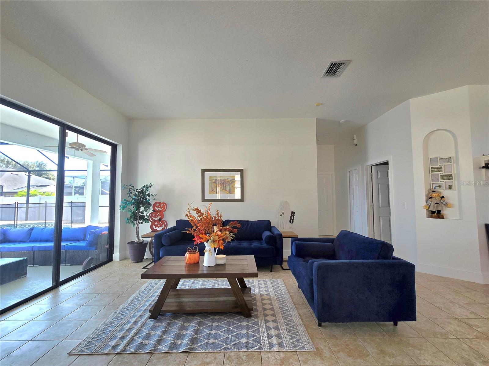 Photo 6 of 4154 SINCLAIR PL