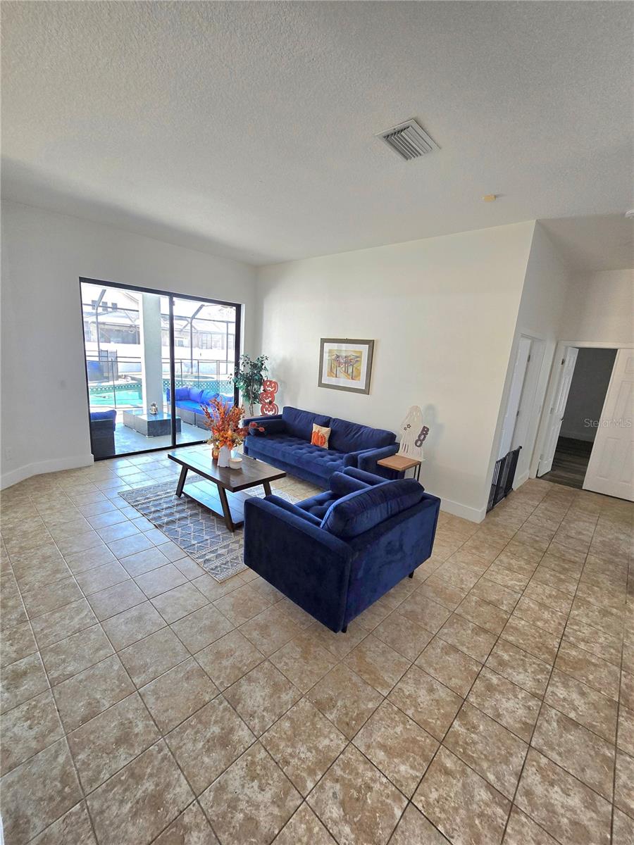 Photo 7 of 4154 SINCLAIR PL