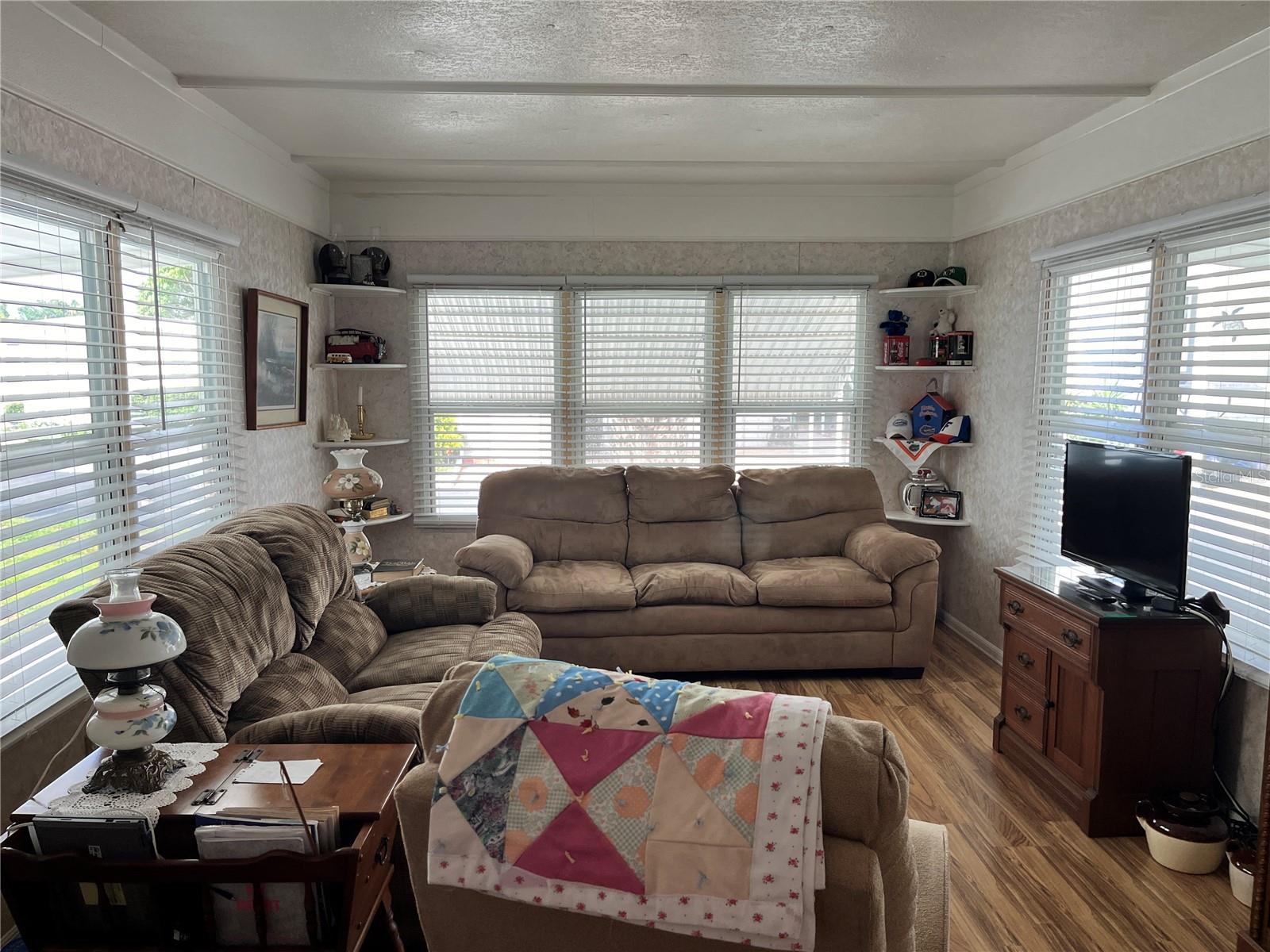 Photo 3 of 6823 MOUNT QUINCY DR NE #364