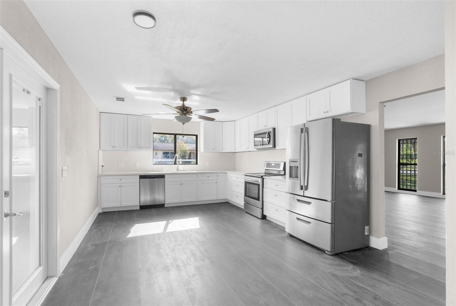 Photo 4 of 5108 S AMYRA PT