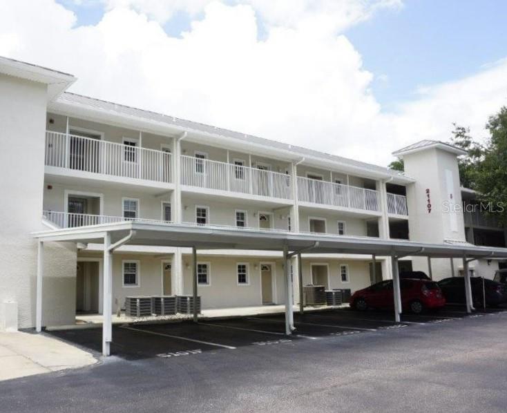 Photo of 21107 FOUNTAIN VIEW LN #5102 in LUTZ, FL