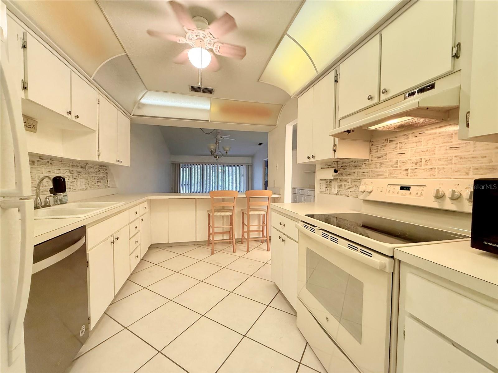 Photo 7 of 7805 RADCLIFFE CIR #7805
