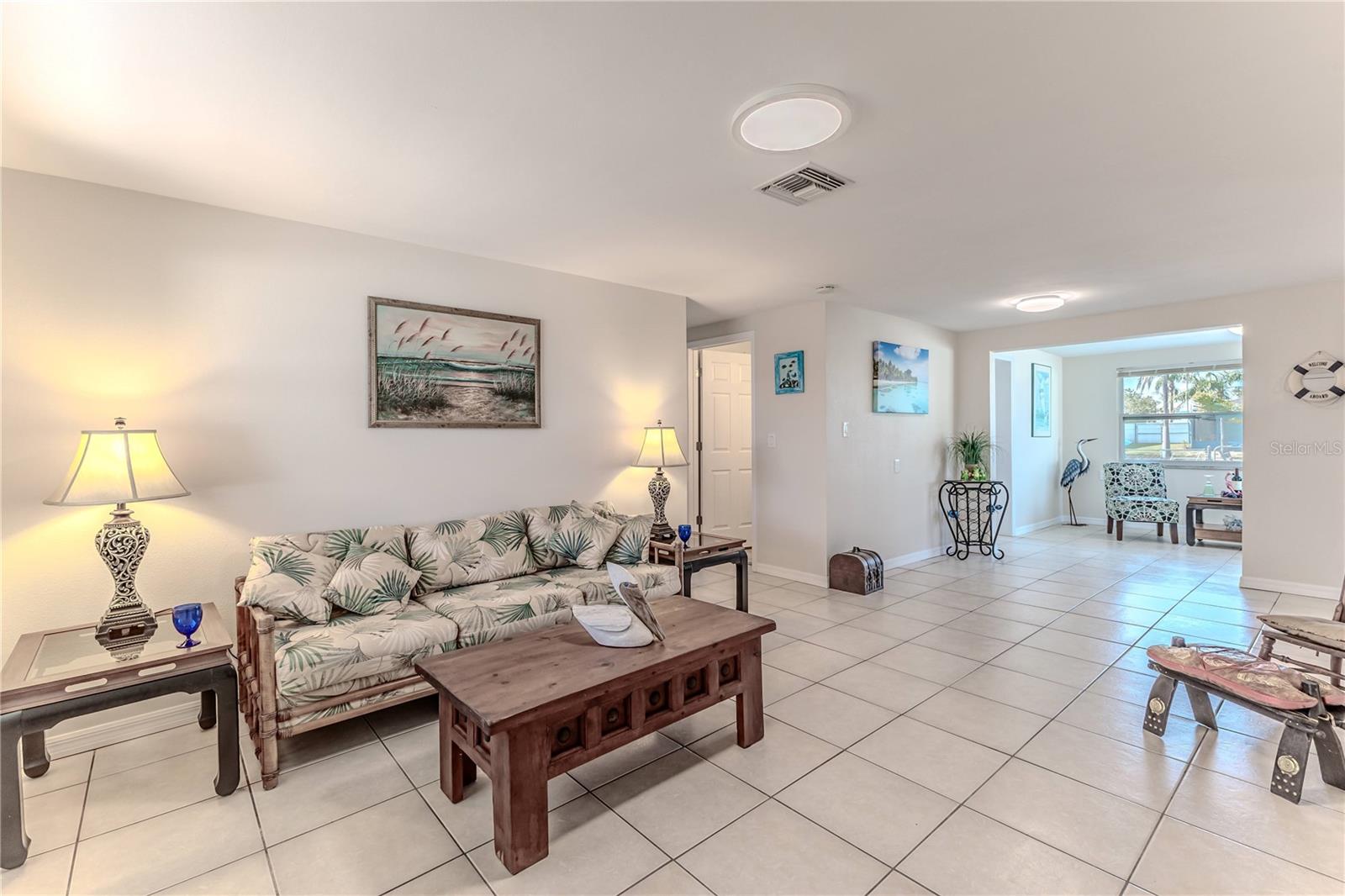Photo 4 of 13531 ALLYN DR