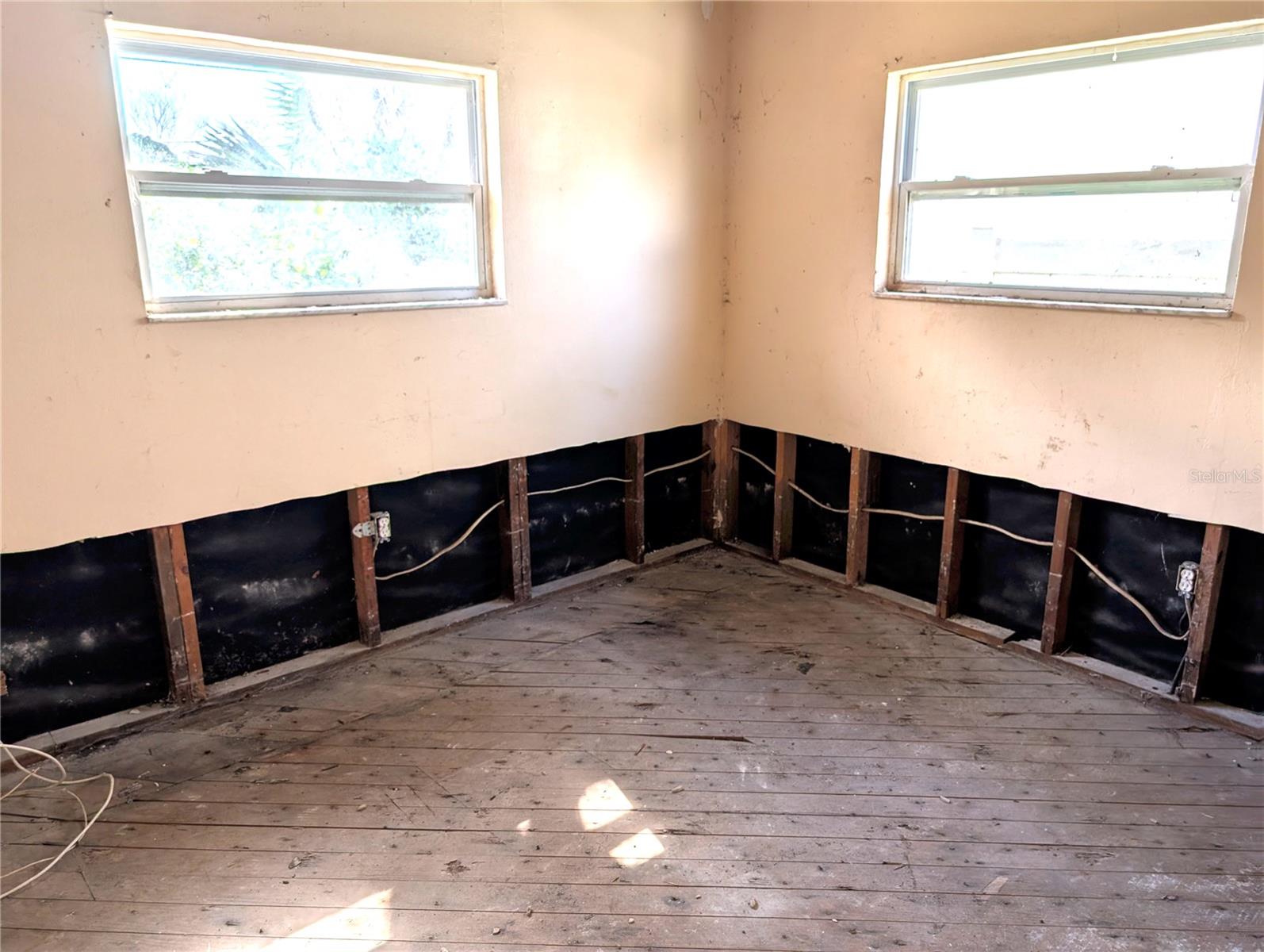 Photo 3 of 222 84TH AVE N