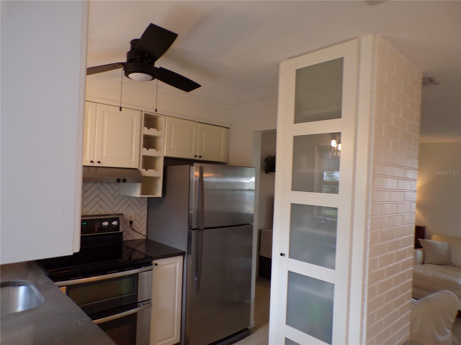 Photo 5 of 2895 HUNTINGTON DR