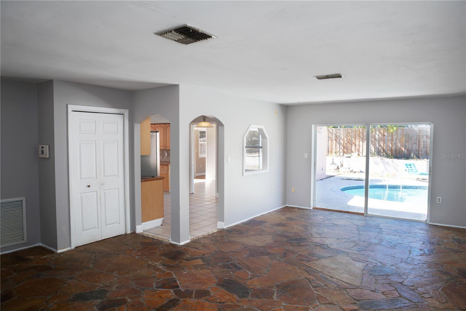 Photo 7 of 9939 WOODRIDGE CT