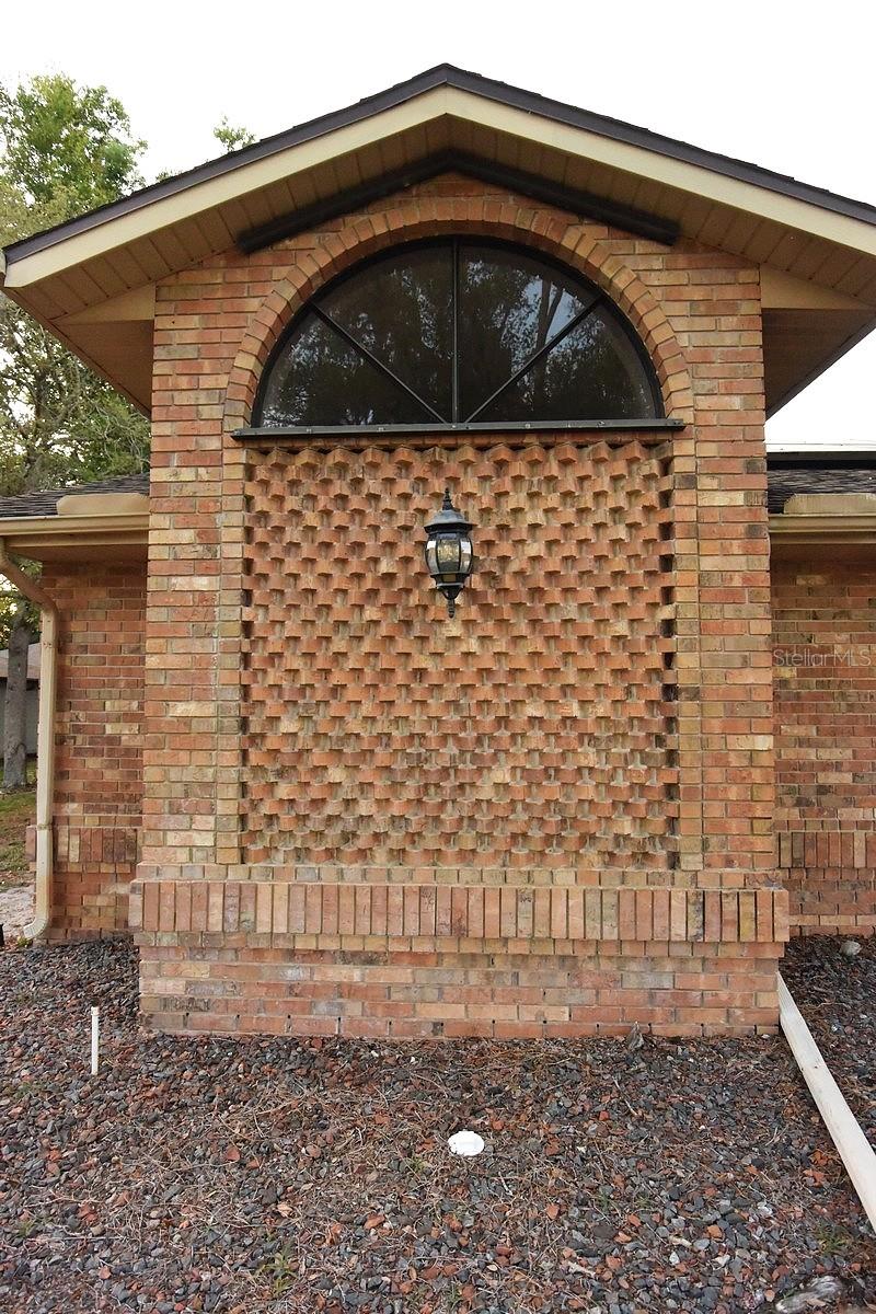 Photo 3 of 373 ORIANA DR