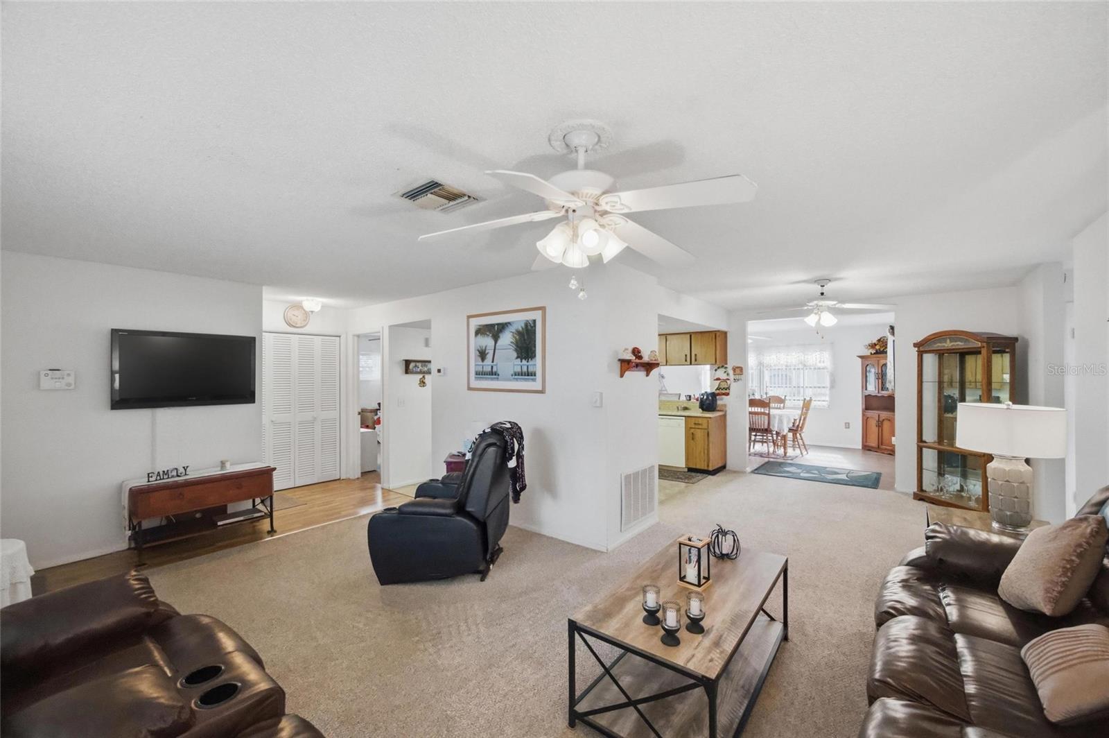 Photo 6 of 1468 GREENVIEW AVE