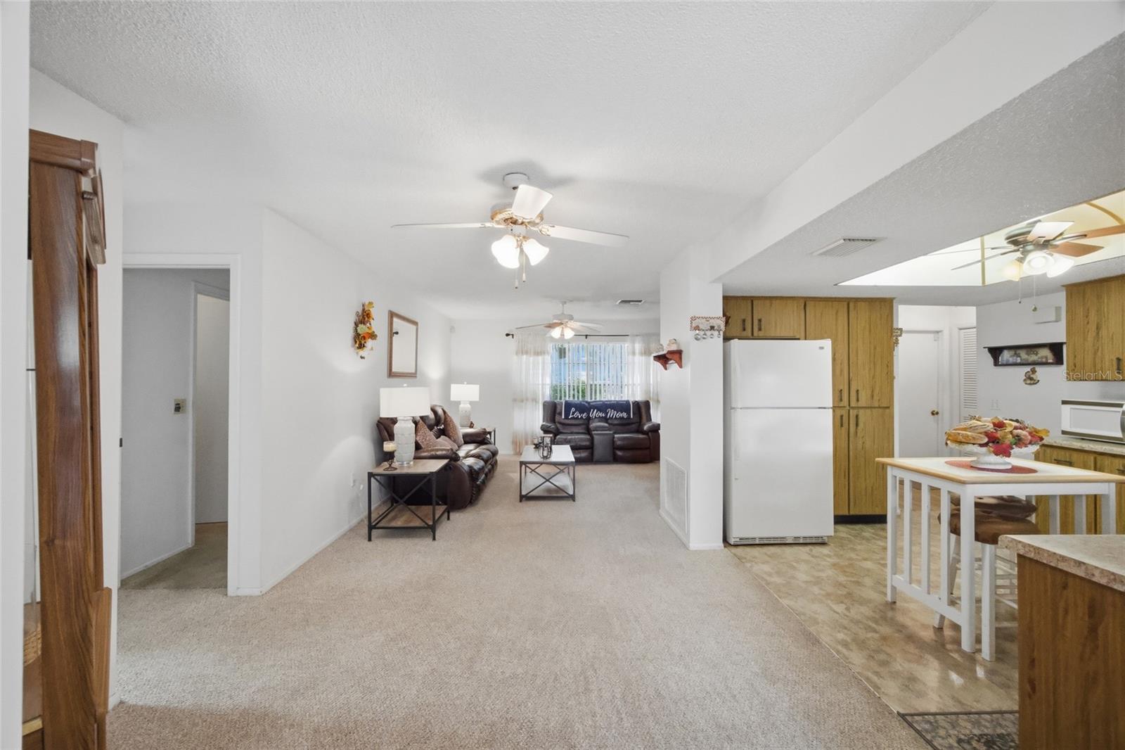 Photo 7 of 1468 GREENVIEW AVE
