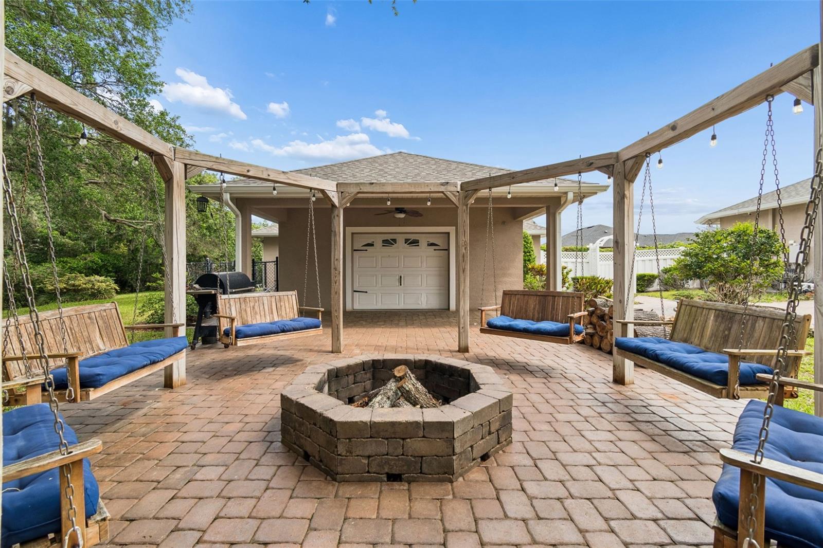 Photo 4 of 1349 OAK MEADOW PT