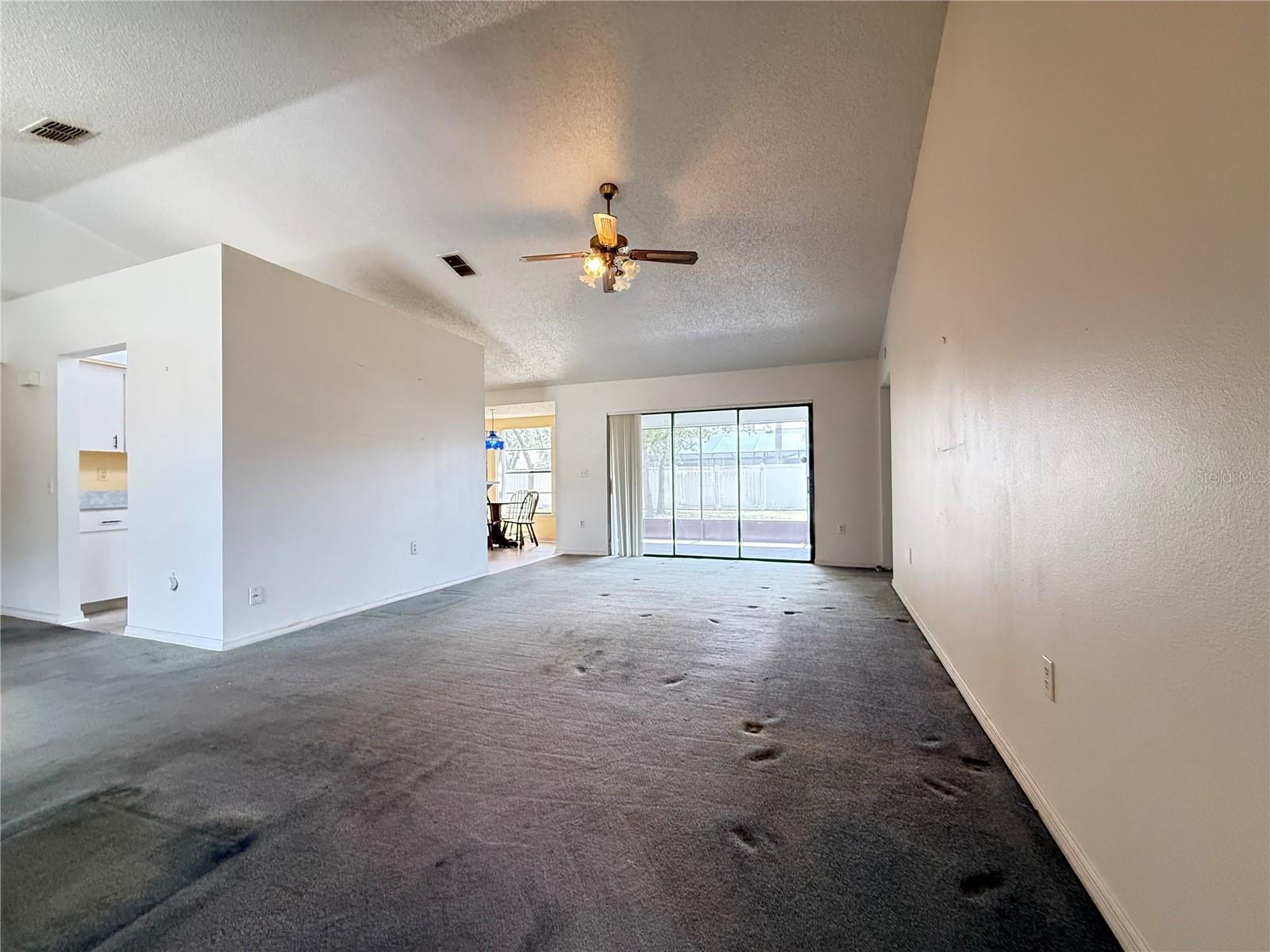 Photo 7 of 1480 GREENVIEW AVE