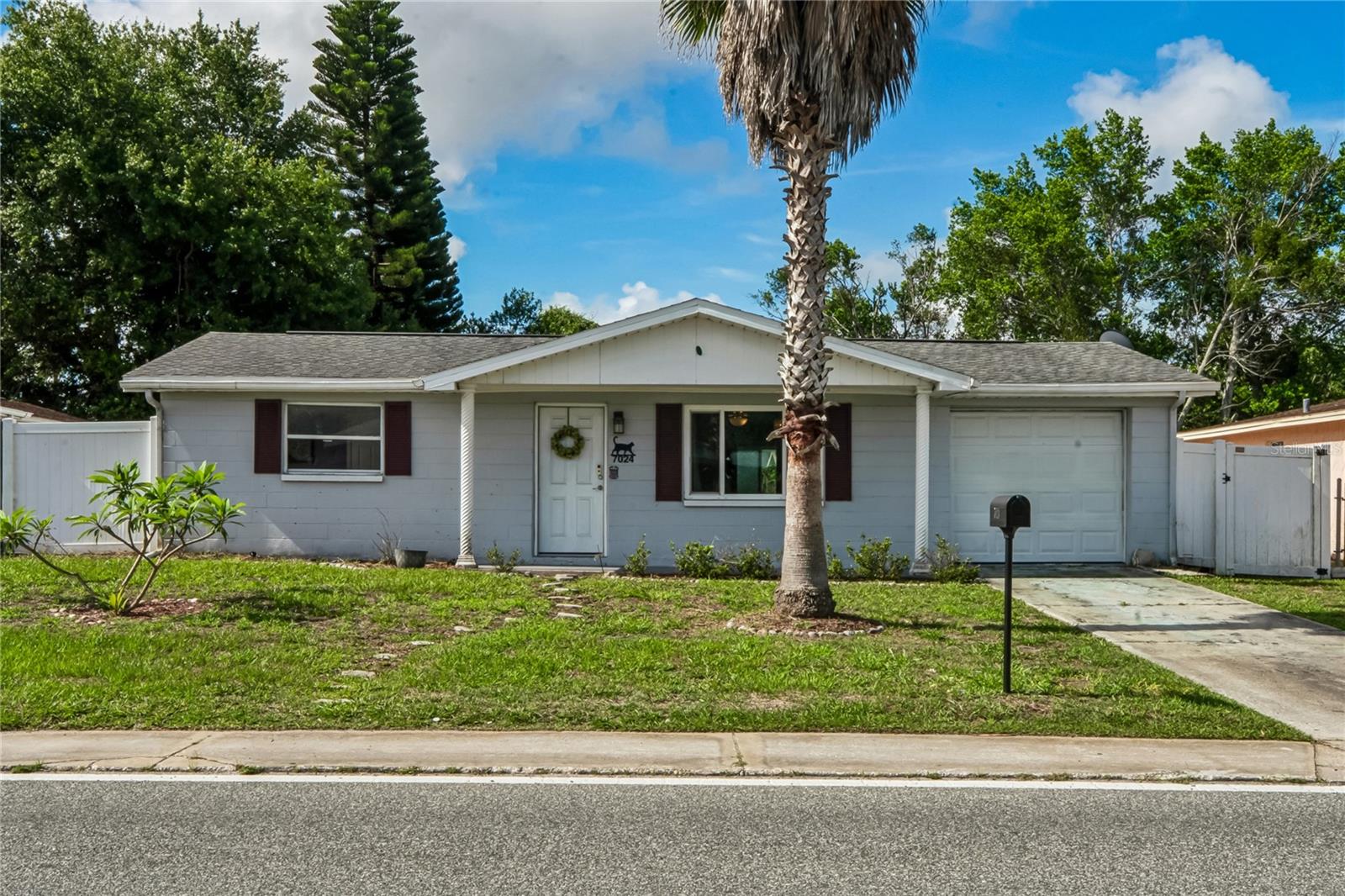 Photo of 7024 FOX HOLLOW DR