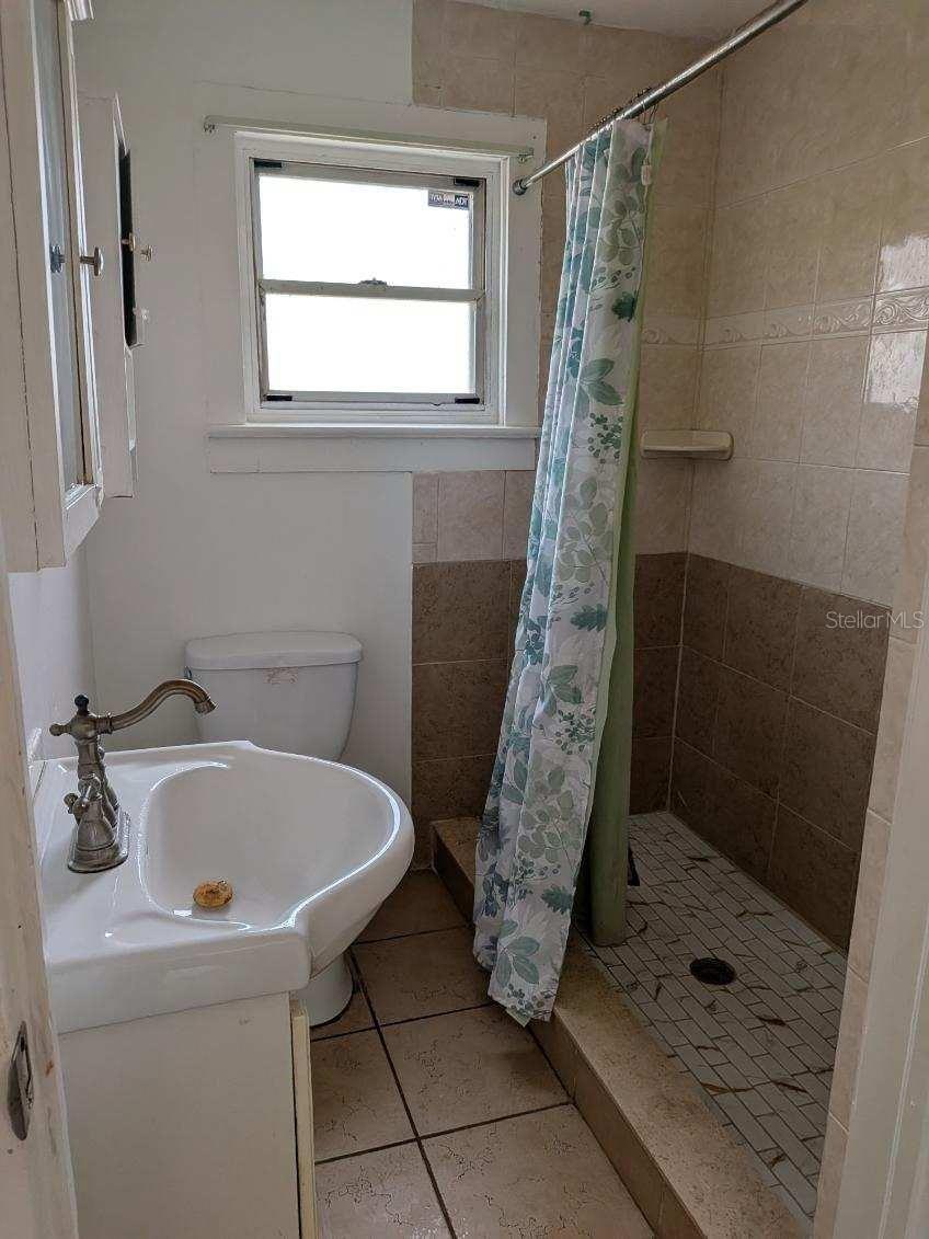 Photo 6 of 10018 N 14TH ST